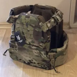 Плитоноска нова