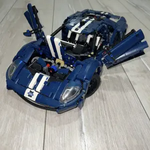 Lego Technic Ford GT (синій)