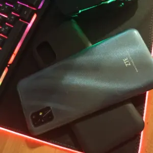 Телефон ZTE blade 2020