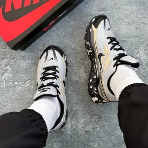 Nike Initator custom beige black