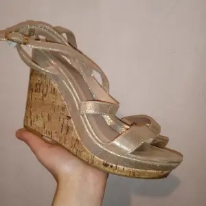 Босоніжкі жіночі 39 р