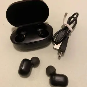 Навушники пездротові