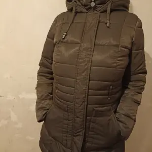 Пуховик зимовий жіночій 46-48 р