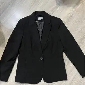 Піджак класичний xs