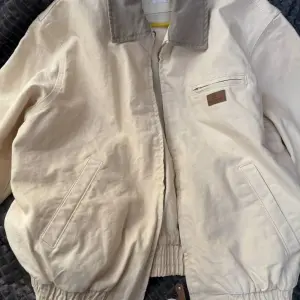 Бомбер Pull and Bear новый. Размер S