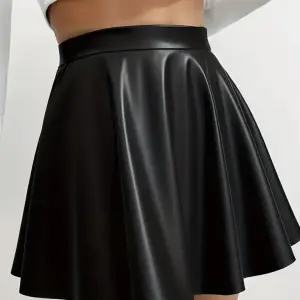 Спідниця шкіряна