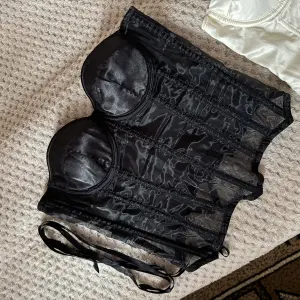 Корсет жіночий