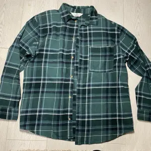 Сорочка H&M в клітинку зелена підліткова розмір 170