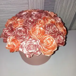 Букет троянд із атласної стрічки Handmade Satin Flowers