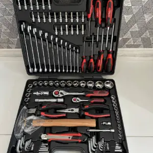 Універсальний набір інструментів KS Tools у кейсі