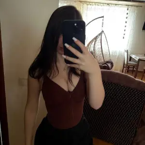 Жіночий коригуючий боді з ефектом утяжки, коричневий