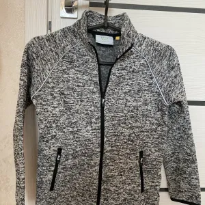 Флісова кофта Pley дитяча 134/140 сіра з блискавкою