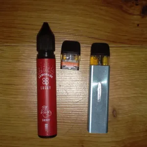 Vaporesso Xros Mini Pod Kit + жидкость(35мл) + 2 картриджа