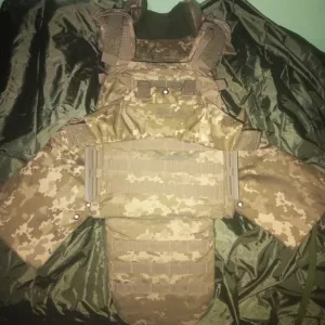 Тактична плитоноска з балістичним захистом