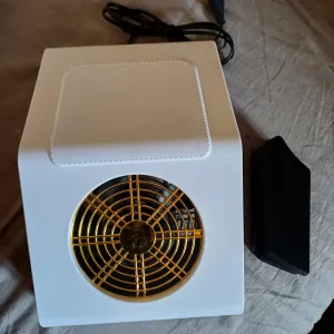 Манікюрна витяжка