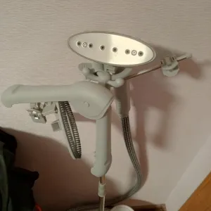 Парова праска для прасування одягу та домашнього текстилю