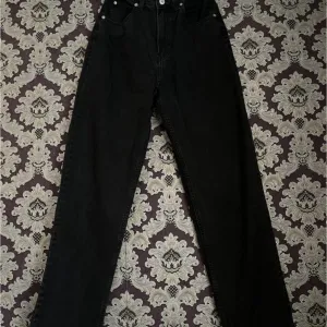 Жіночі джинси H&M 90’s Baggy Ultra High Waist розмір S(36) чорні