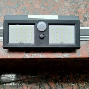 Вуличний LED світильник на сонячній батареї з датчиком руху 1120 Lum