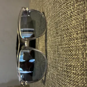 Солнцезащитные очки Ray-Ban RB4147 Boyfriend в цвете 6325/1U.